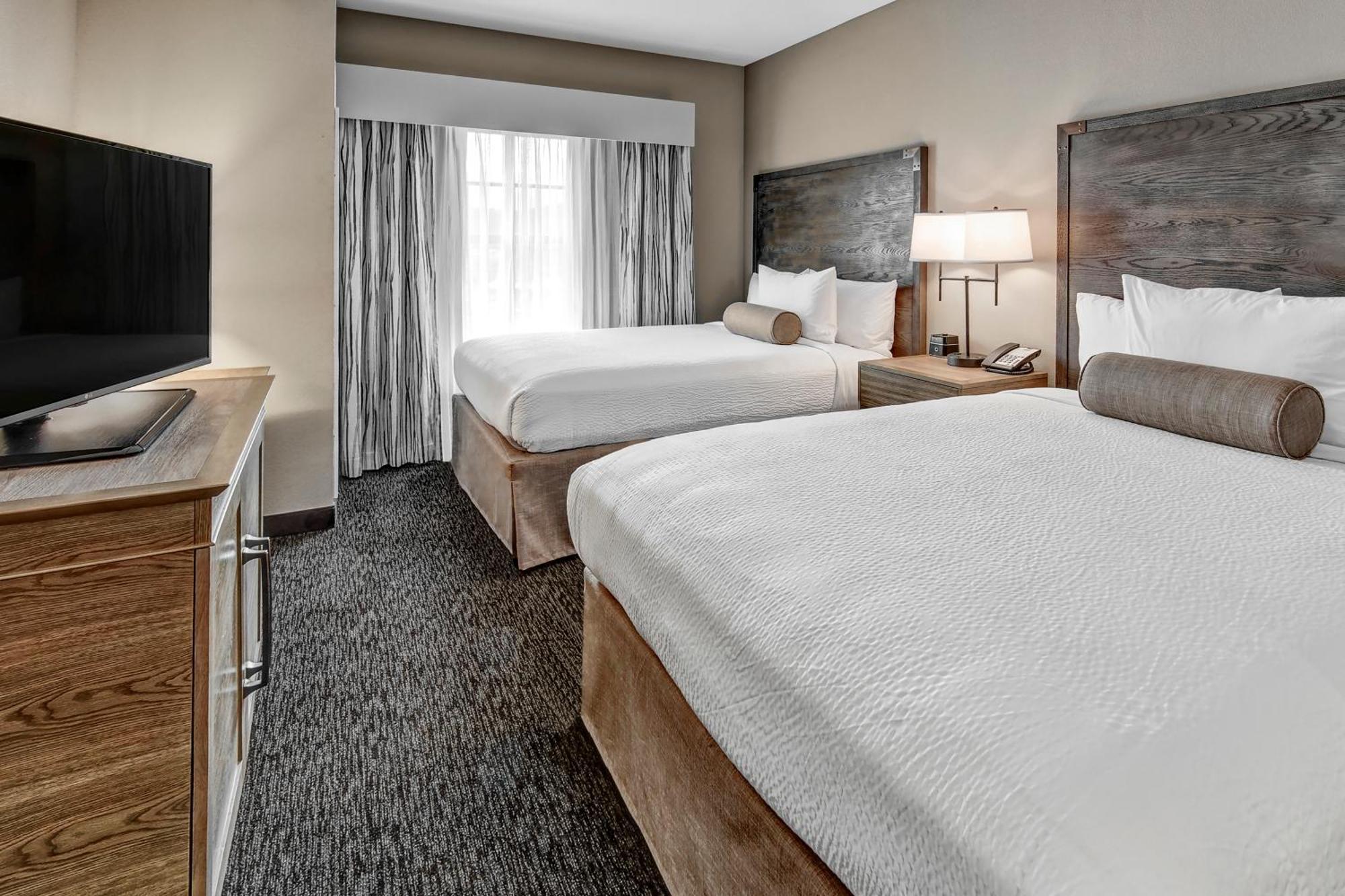 Black Fox Pigeon Forge, Tapestry Collection By Hilton Hotel Pigeon Forge
